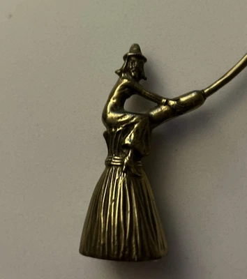 Vela de latón vintage bruja en escoba apagador decoración de brujería Wicca Foto 1 de 4