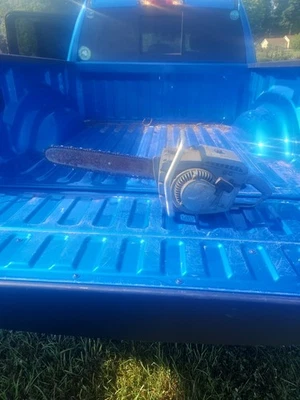 MOTOSIERRA HOMELITE C-52 PARA PIEZAS, DEBE SER FÁCIL DE ARREGLAR, TIENE COMPRESIÓN  Foto 1 de 4