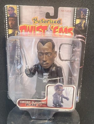 ToyBiz 2004 BLADE II 2 TWIST 'EMS Espada Cortada Motorizada 4" Figura NUEVO Marvel Foto 1 de 4