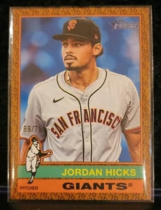 Topps Heritage 2025 - Jordan Hicks #100 Color del año/76 - Imagen 1 de 2