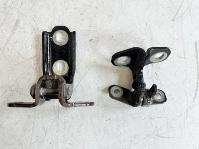 2016-2024 CHEVROLET MALIBU REAR RIGHT SIDE UPPER & LOWER DOOR HINGE SET OF 2 OEM - Image 1 of 4