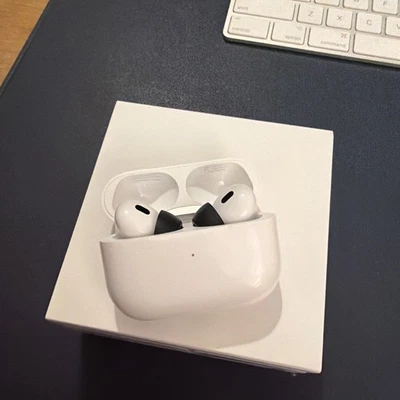 Apple AirPods Pro (2nd generation) - Image 1 of 4