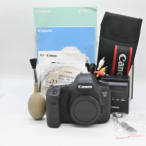 Canon EOS 6D Digital SLR body (Shutter counts 2250 )[Near Mint] - Picture 1 of 10