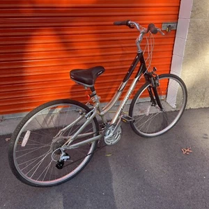 Giant Cypress Womens 5 Speed Bike Bicycle Gold Black Aluxx Aluminum 6061 - Picture 1 of 10