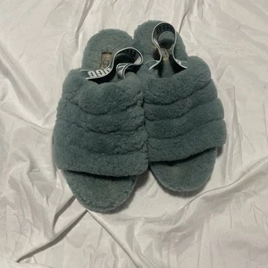 Size 7 - UGG Oh Yeah Slippers Green - Picture 1 of 3