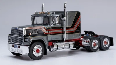 MODELLINO CAMION STATICO MODELLISMO DIECAST FORD LTL 9000 1978 GRIGIO ROSSO 1/43 - Immagine 1 di 4