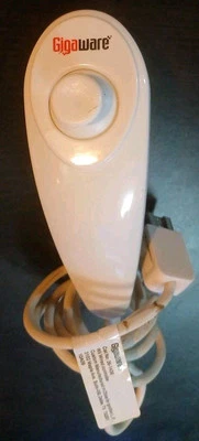 Gigaware Wii nunchuck controller - Image 1 of 4