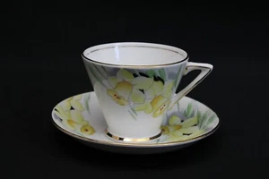 Taza y platillo narcisos vintage antiguos de TF&S Ltd. Phoenix Bone China - Imagen 1 de 12