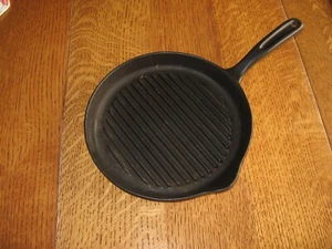 Vintage Copco 105E Skillet Pan Cast Iron Denmark Black Excellent ribbed - Picture 1 of 9
