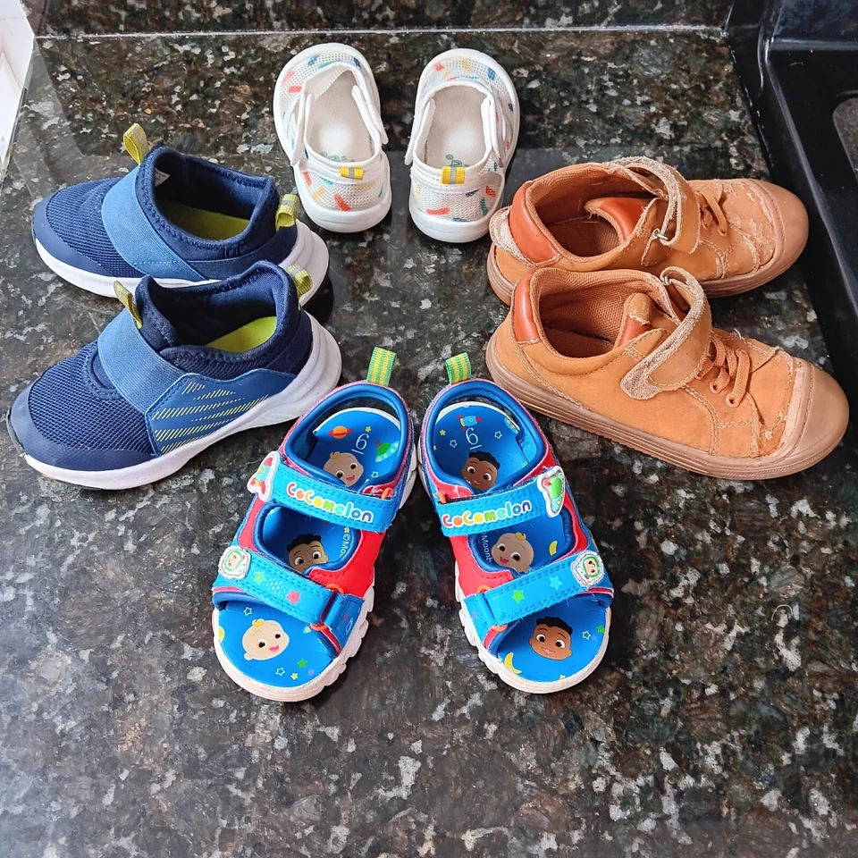 Lote de zapatos sin cordones para bebé muerto/talla: 18 Mos, 6, 7, 10 Foto 1 de 1