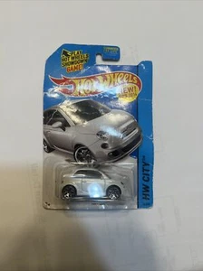 2014 Hot Wheels #25 HW City-Night Burnerz FIAT 500 White w/Chrome 5Y Spoke Wheel - Picture 1 of 2