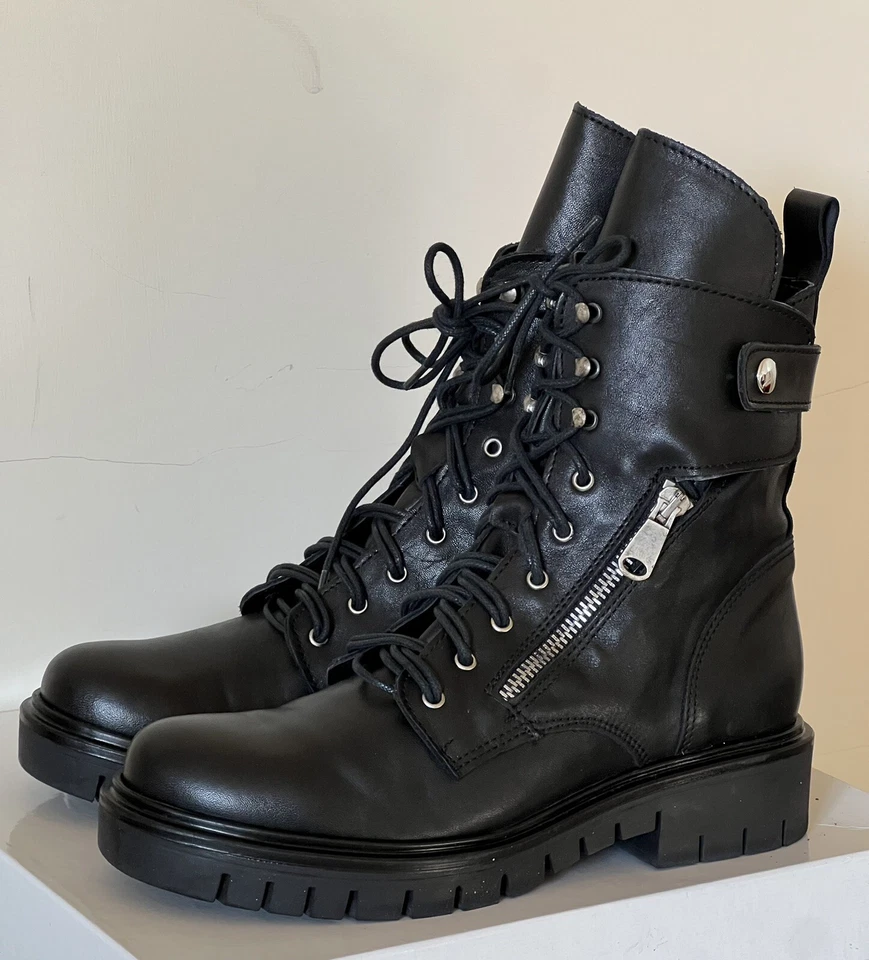 OVYÈ by Cristina Lucchi-anfibi - Immagine 1 di 4