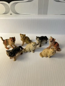 Lotto Vintage Miniature Celluloide Plastica Gatto Statuine Hong Kong MCM 2” Righe 7pz - Foto 1 di 11