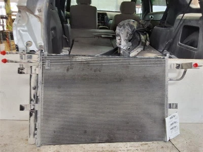 Ford Explorer 2011-2019 condensador de aire acondicionado 3,5 L sin turbo Foto 1 de 4