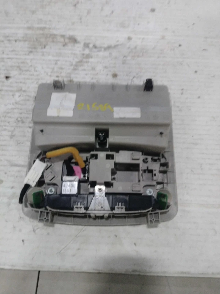 2018 GMC Sierra 1500 Center Console White OEM 23452545 Used 92K Miles - Imagem 1 de 4