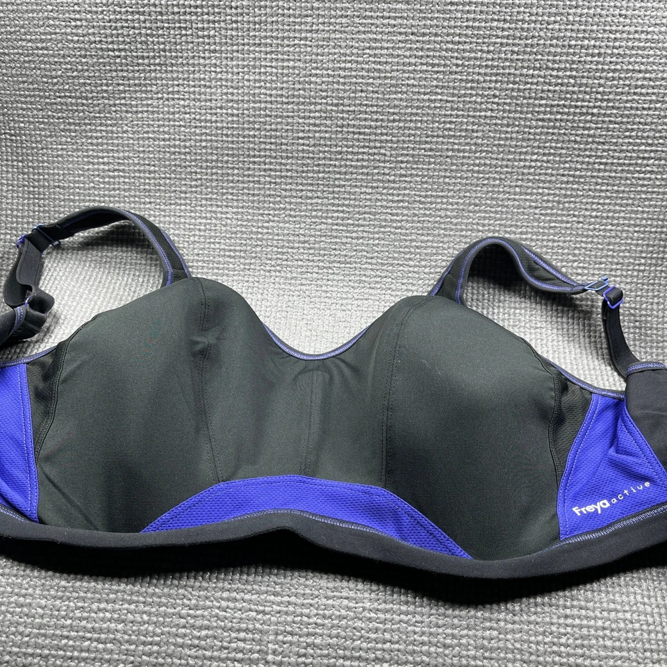 Sujetador deportivo Freya Epic moldeado con top corto para mujer 36G eléctrico negro entrenamiento gimnasio Foto 1 de 4