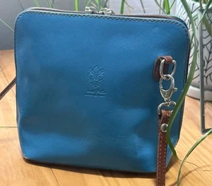VERA PELLE Borsa a tracolla mini in pelle italiana, borsa blu usata in ottime condizioni - Foto 1 di 8