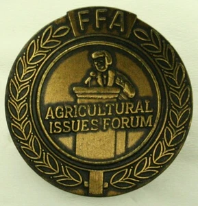 Vintage FFA Future Farmers of America LANDWIRTSCHAFTLICHE AUSGABEN Messingjacke Pin - Bild 1 von 3