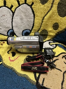 JVC GR-SXM260U Compact VHS-C Video Camera Camcorder -TESTED Read Description - Picture 1 of 6
