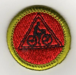 Retired - Cycling (Green Brd) Merit Badge, Type H Clear Plastic Back (1975-2000) - Picture 1 of 1