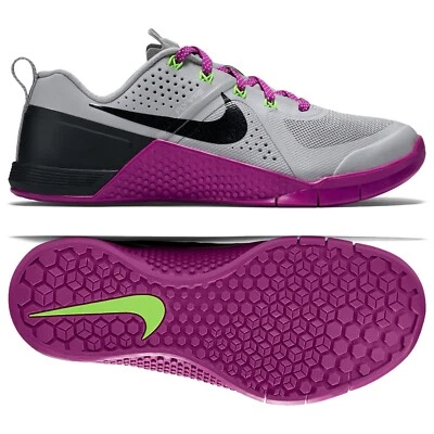 Tênis de treino feminino Nike WMNS Metcon 1 Wolf cinza/preto/roxo/verde 831101-005 - Imagem 1 de 4