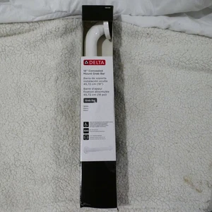 Maniglione Delta 18" con vite nascosta ~ Bianco D5618W nuovo - Foto 1 di 6