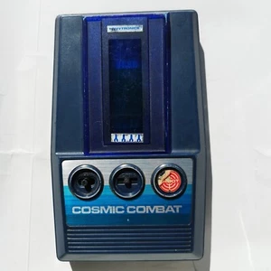 TOMY COSMIC COMBAT ELECTRONIC HANDHELD VIDEO GAME SPACE INVADERS - Picture 1 of 3
