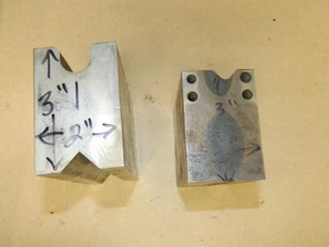 Dapping Block Anvil with V & Radius Groove 2" W x 3" T x 5" & 6" L - Bild 1 von 4