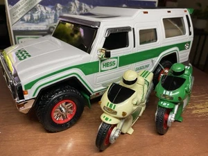 Vehículo utilitario deportivo y motocicletas Hess 2004 vintage camión y motocicletas - Imagen 1 de 13