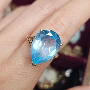💎 Vintage 10K Gold Blue Topaz Cocktail Ring - Large Pear Cut 10 Carat - Picture 1 of 8