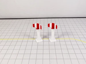 2x Red & White Small AIRPORT RADAR TOWERS Aircraft Building Models 1:400 Scale - Picture 1 of 5