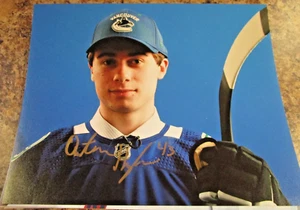 QUINN HUGHES SIGNED 8X10 MATTE PHOTO VANCOUVER CANUCKS (B) - Picture 1 of 2
