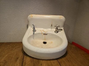 Vintage Cast Iron Sink - Bathroom - 20" x 18" x 6" deep oval backsplash - Picture 1 of 13