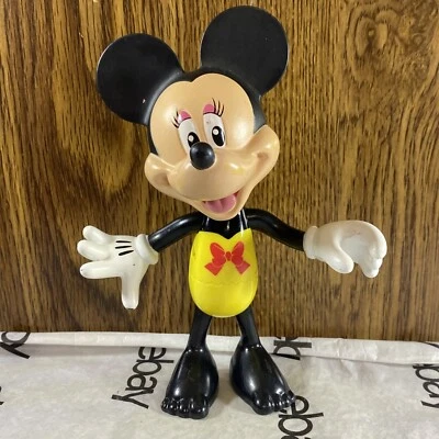 Figura de juguete Mattel 2011 Minnie Mouse 5,5" brazos y movimiento de cabeza Foto 1 de 4