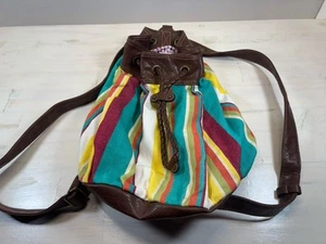 Bolso Mochila Pequeño Axcess Liz Claiborne Lona Cuero Cordón Rayas HOBO - Imagen 1 de 5