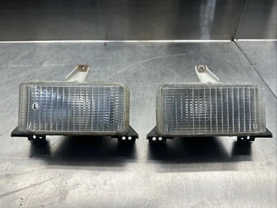 1983-1987 CHEVROLET C10 GMC K10 FRONT TURN SIGNAL MARKER LIGHTS HOUSING OEM — 第 1/3 张图片