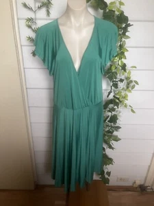 Lisa Ho V Neck Green MIDI Dress Size 12 Dry Cleaned - Picture 1 of 8