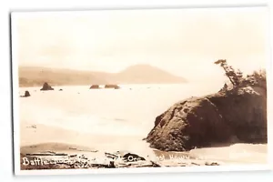 Cartolina Battle Rock Port Orford Oregon Coast Hwy RPPC #400 di Sands - Foto 1 di 2