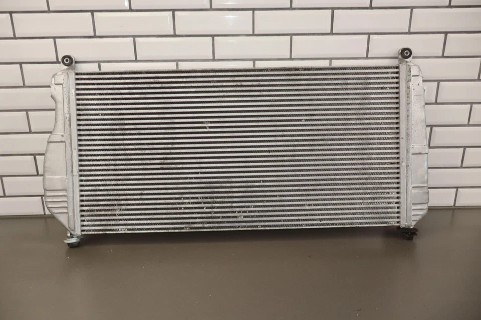 Intercooler Behr 01-05 Chevy GMC 2500HD Duramax OEM - Imagem 1 de 4