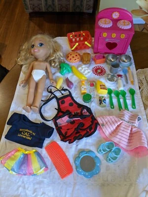 33-pc BIG Club CHELSEA DOLL OvenFoodCook CLOTHES BasketToasterPlatesCupSpoon LOT - image 1 of 4