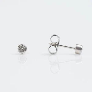 Studex 9ct white gold bezel 3mm April crystal stud earing - Picture 1 of 1