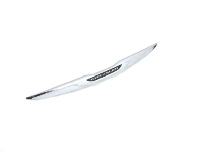 Placa de identificación de parrilla delantera Chrysler 300 15-23 emblema de fábrica Mopar nuevo OEM Foto 1 de 3