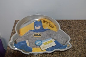 Wilton Batman with Moon Cake Pan (2105-6501, 1989) Retired D C Comics W / INSERT - Picture 1 of 4