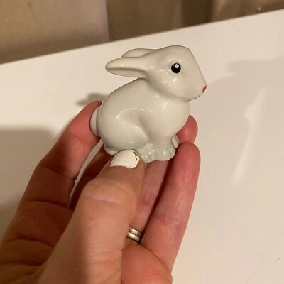 Mini conejo gris Nora Fleming conejito de Pascua figura encanto Foto 1 de 4
