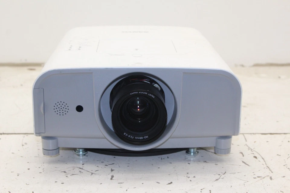Sanyo PLC-XT21L Projector - Parts/Repair - Image 1 of 2