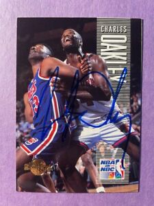 SIGNED CHARLES OAKLEY 1994 SKYBOX AUTOGRAPHED CARD - KNICKS