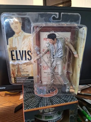 McFarlane Toys 1956 Elvis Presley The Year In Gold Figure 4th Ed 2005 NIB - Image 1 of 4