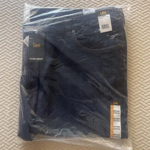 Lee Men's Big & Tall Legendary Relaxed Fit Straight Leg Jeans - Picture 1 of 2