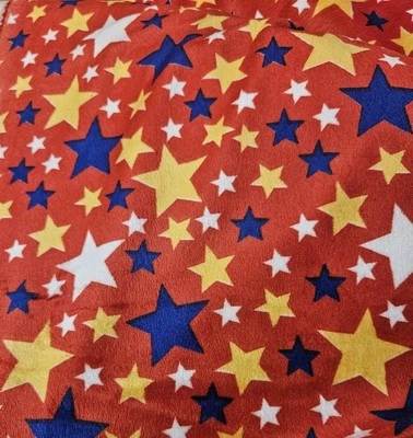 4,8 yardas - Minky Soft Cuddle Chenille azul, amarillo, estrellas blancas sobre tela de polietileno roja Foto 1 de 4