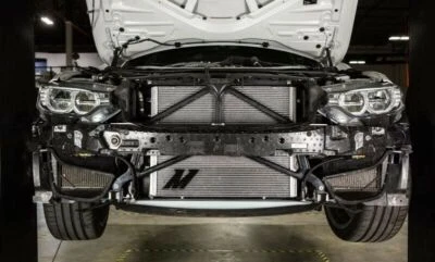 Intercambiador de calor de aluminio Mishimoto Performance para BMW M3 M4 2015-2020 Foto 1 de 4
